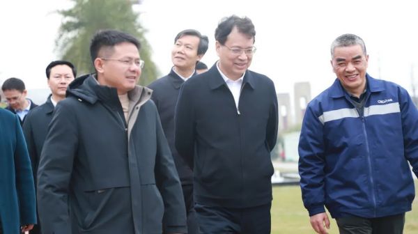 成績突飛猛進 | 時隔兩年，貴州省副省長郭錫文再訪中偉